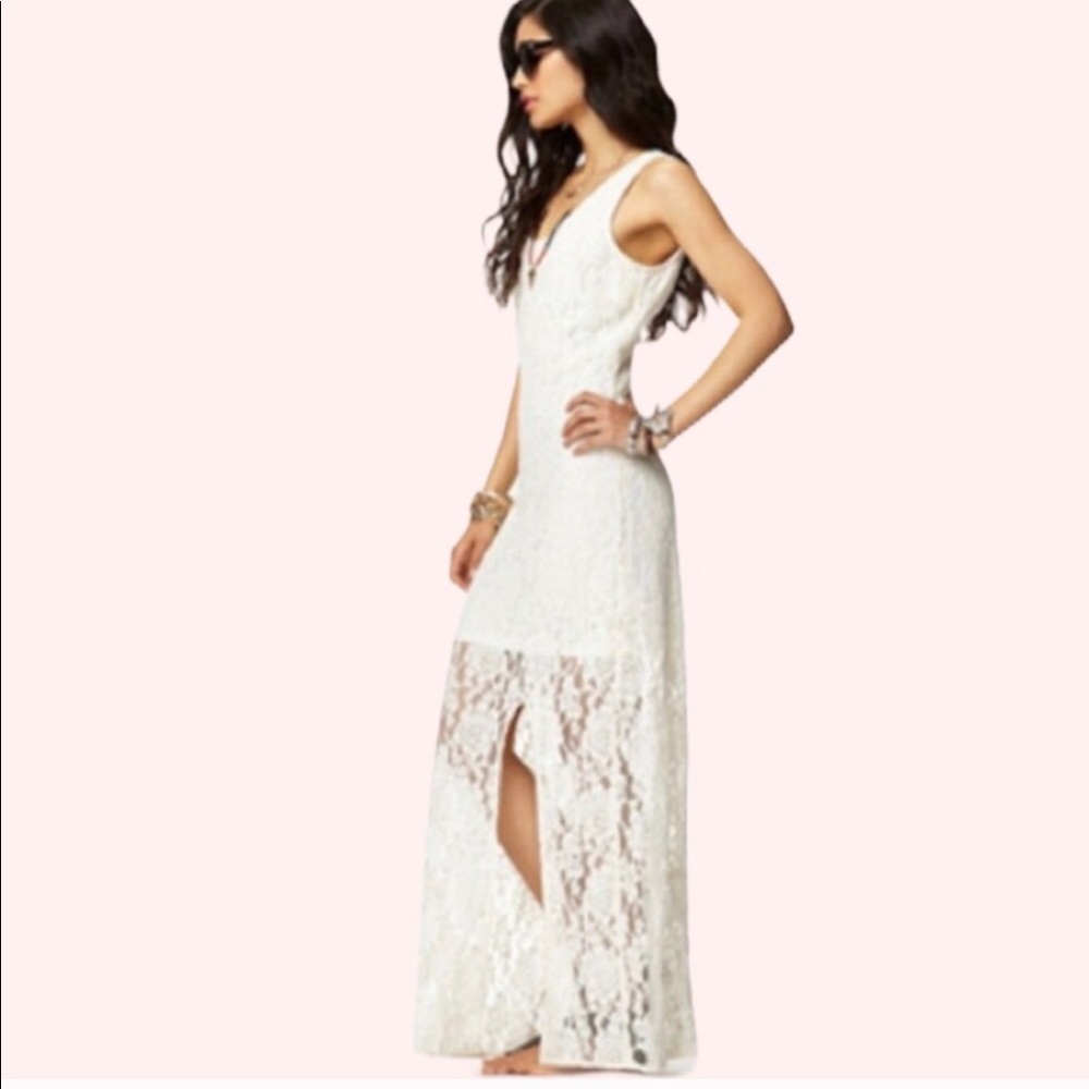 WHITE LACE MAXI DRESS